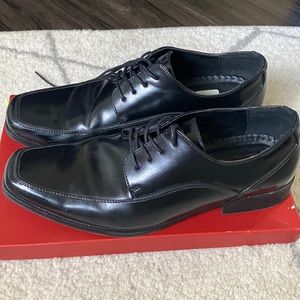 Men’s dress shoes